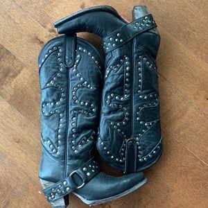 cowboy boots like Old Gringo, Ariat, & Lucchese